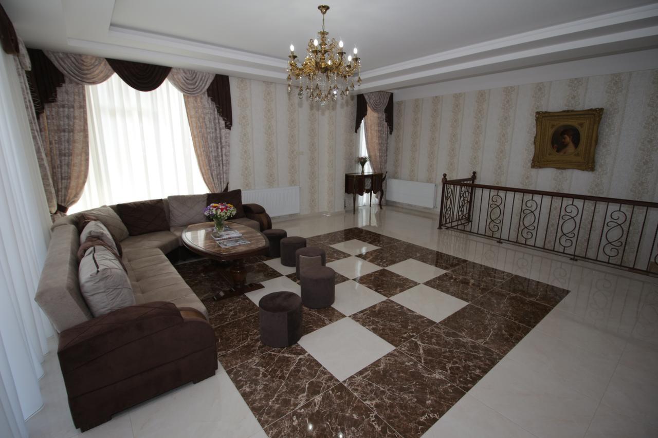 Marialuis Hotel Tbilisi Exterior foto